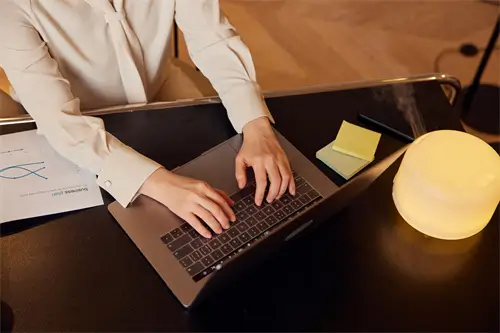 网线从什么位置接入电脑