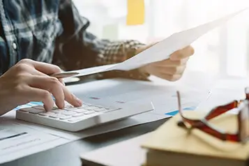 电脑开机用什么屏幕最好